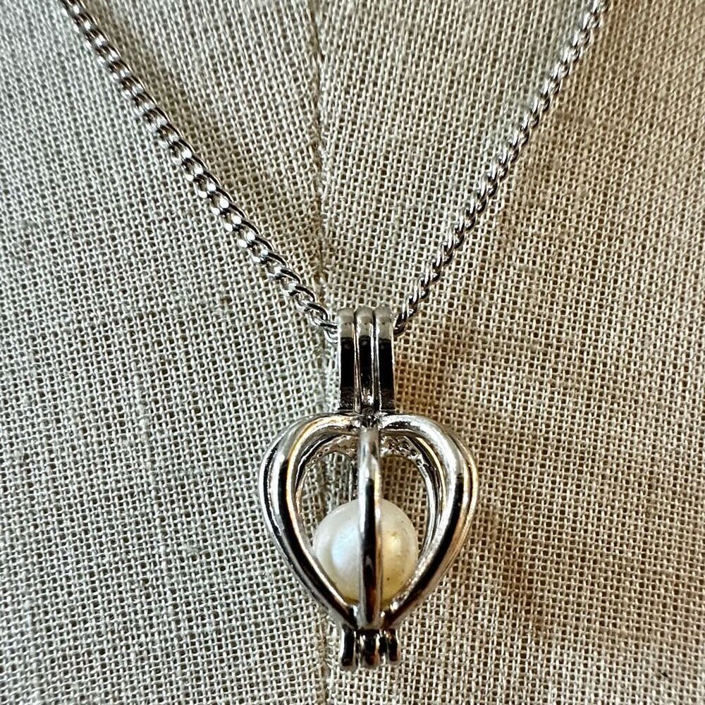 Wish heart faux pearl pendant necklace